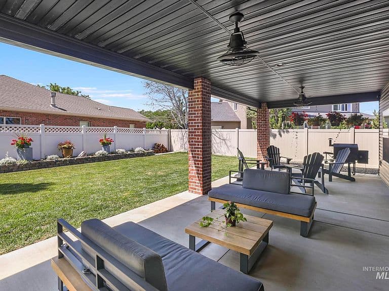1470 Pillar Cir photo 4