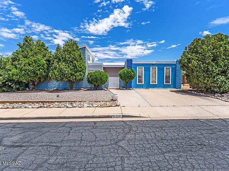 656 Steppe Pl photo 1