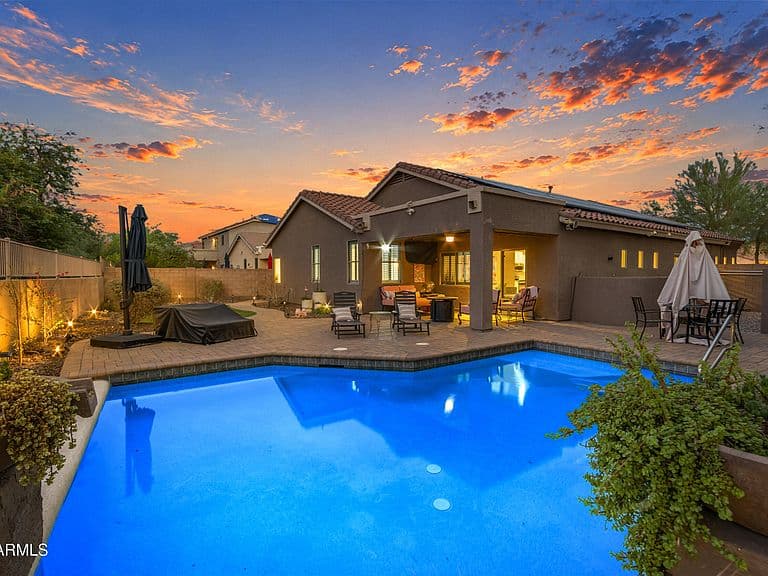17596 W ACACIA Court photo 1
