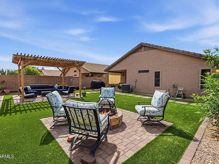 42586 W Michaels Drive photo 5