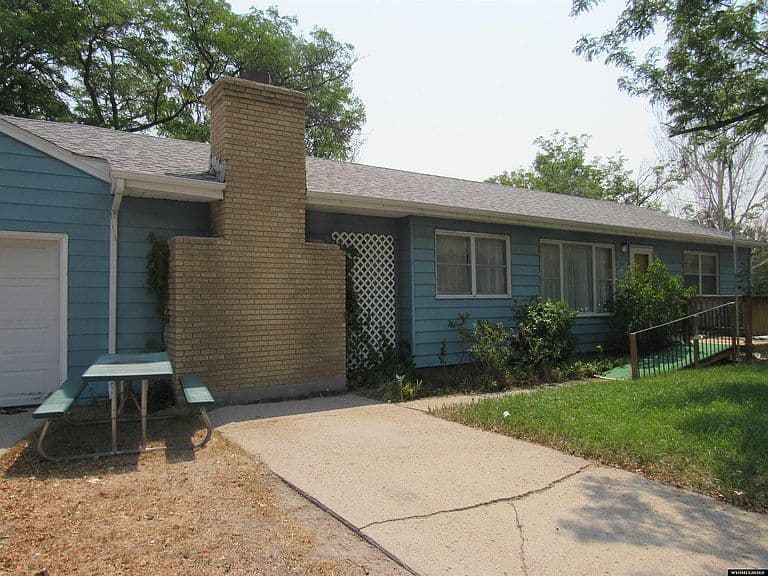 339 Country Club Rd photo 2