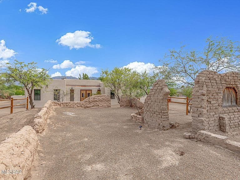 5259 E Fort Lowell Rd photo 2