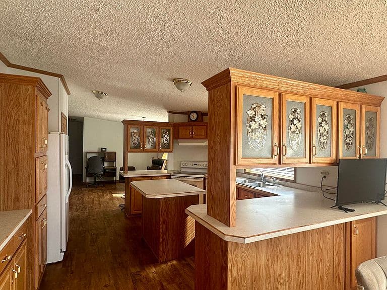212 Linnell St photo 5