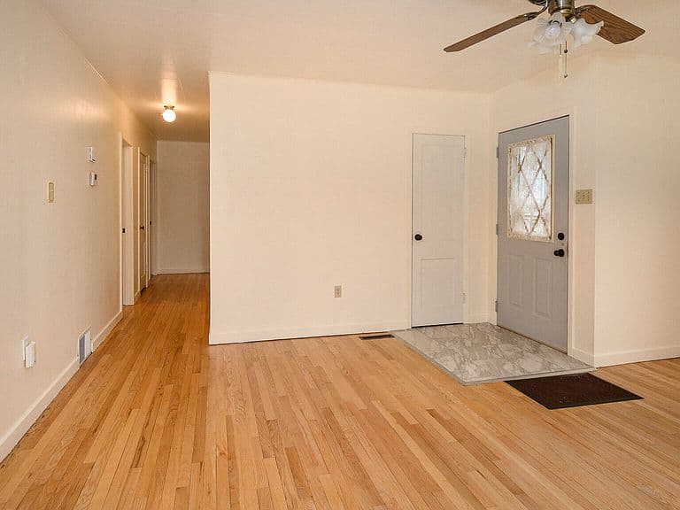 1219 4th Ave E photo 5