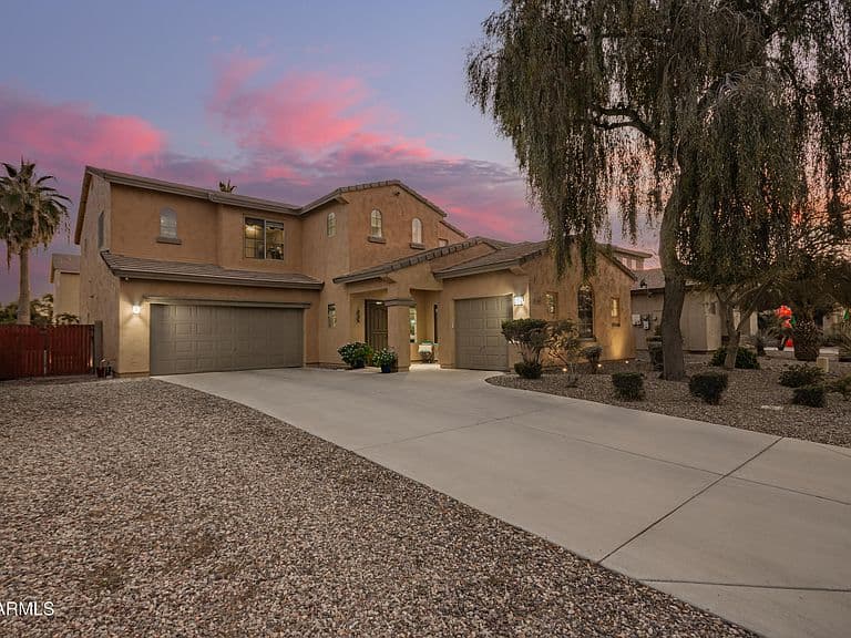 1481 E Laurel Dr photo 1