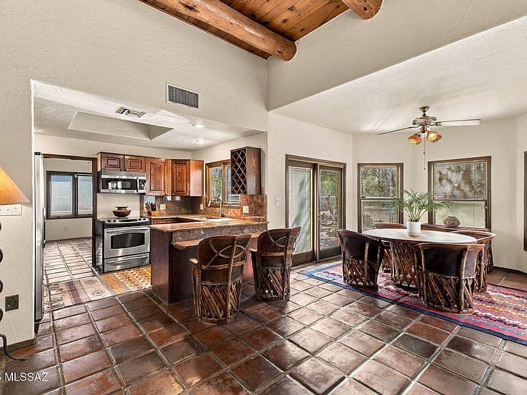 1366 E Cottonwood Ln photo 3