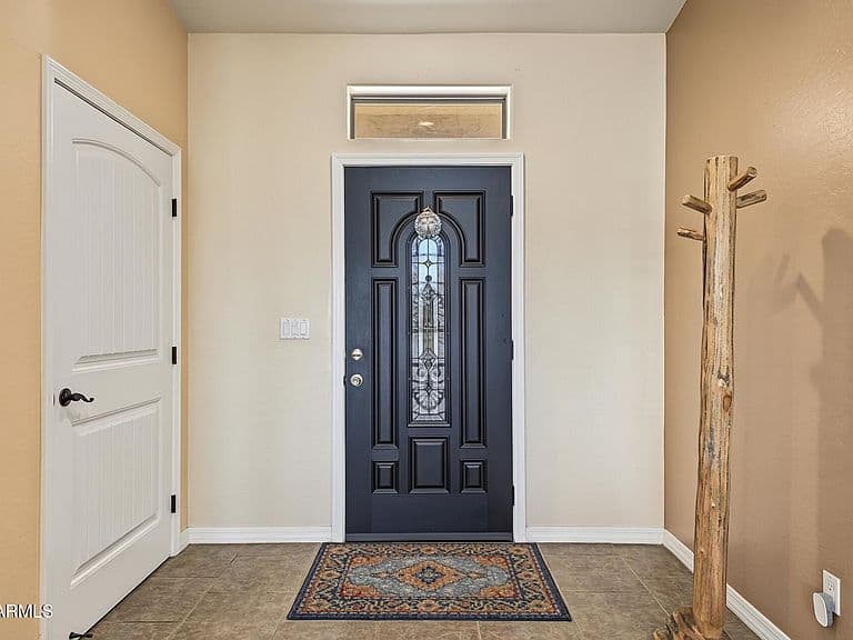 1111 E SHEPHERDS Way photo 5