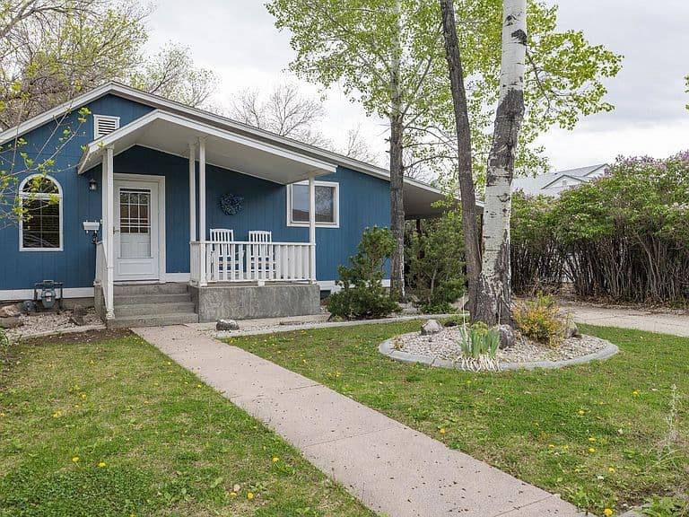 1126 Alger Ave photo 4