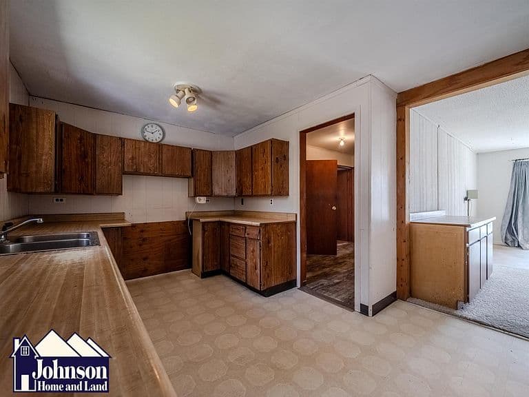 317 Cedar Ave photo 5