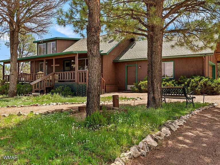 3351 Apache Dr photo 4