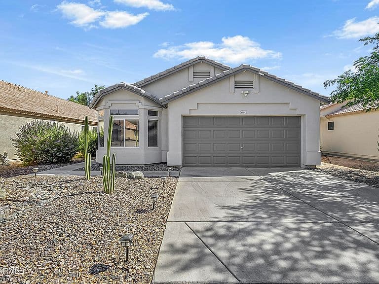 2115 E Rosemonte Drive photo 2