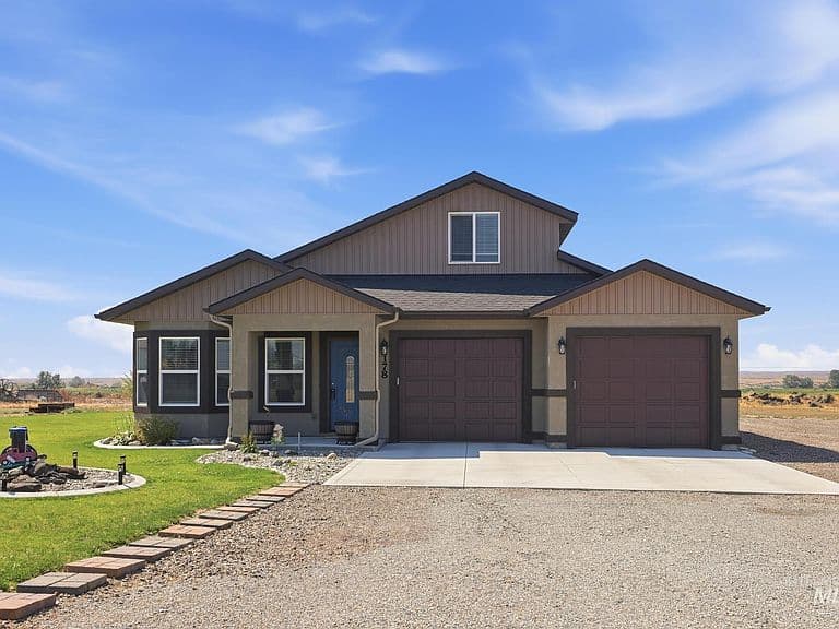 178 Syringa Loop photo 1