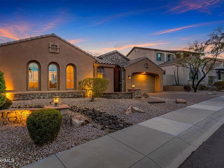 18245 W THISTLE LANDING Drive photo 3