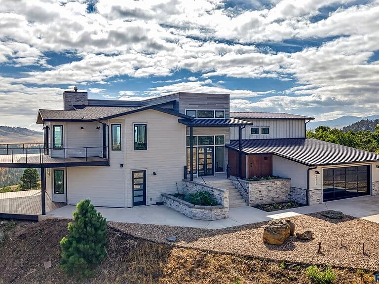 2111 Vantage Cir photo 2