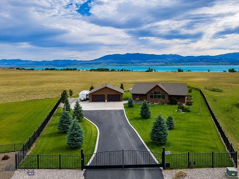 10 Mountainair Dr photo 1