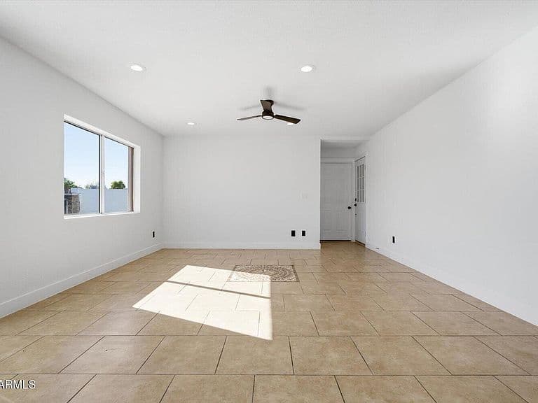 1505 S KAY Circle photo 5