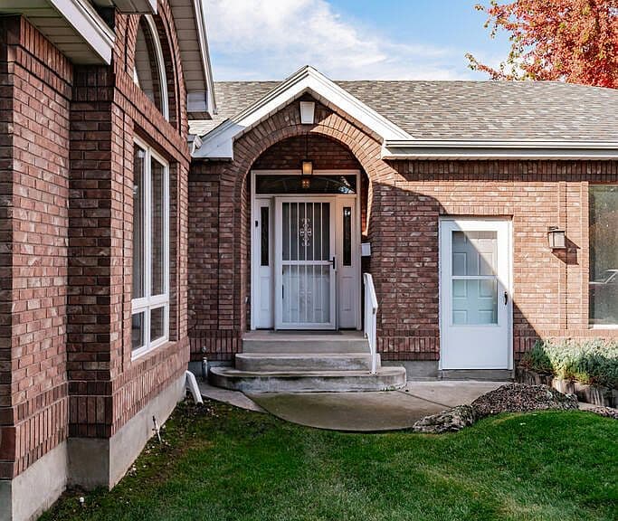 3553 Sun Cir photo 3