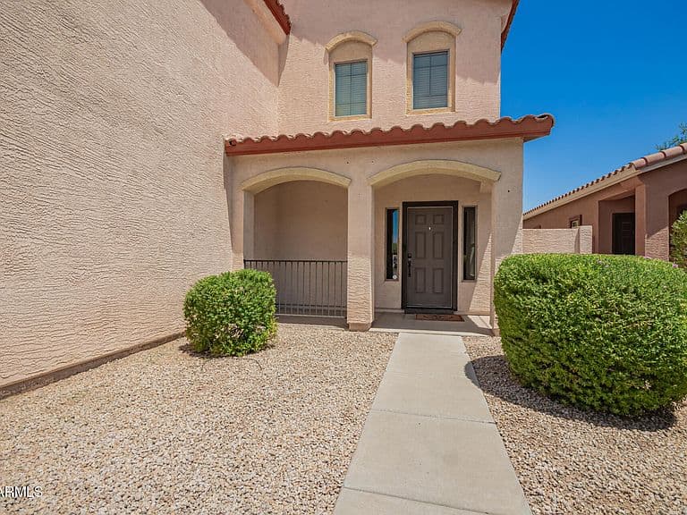 17592 W Young St photo 3