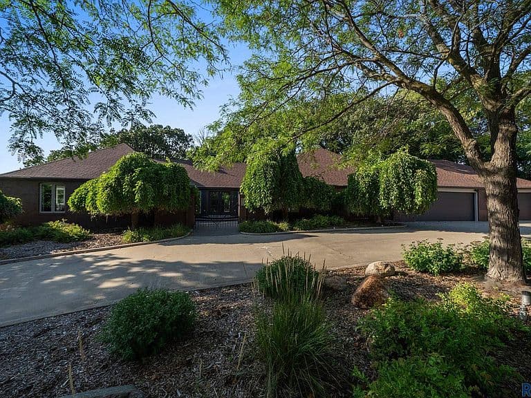 1200 E Tomar Rd photo 1