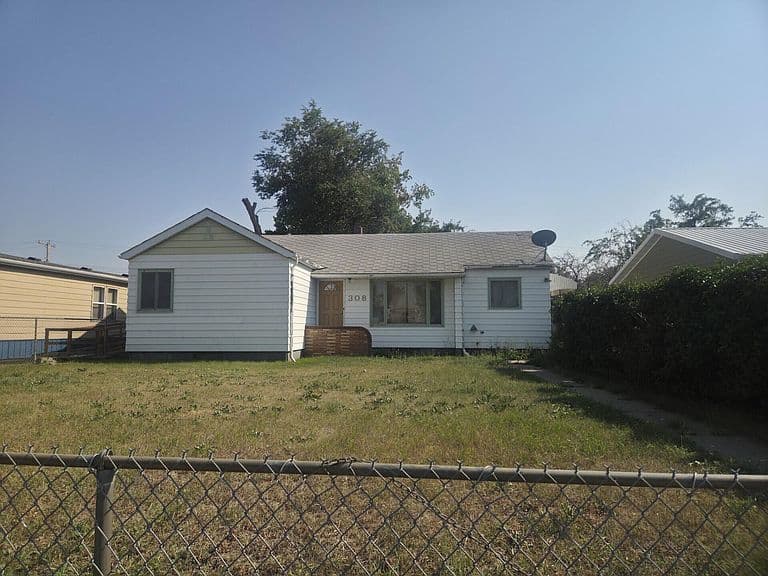 308 W E St photo 1