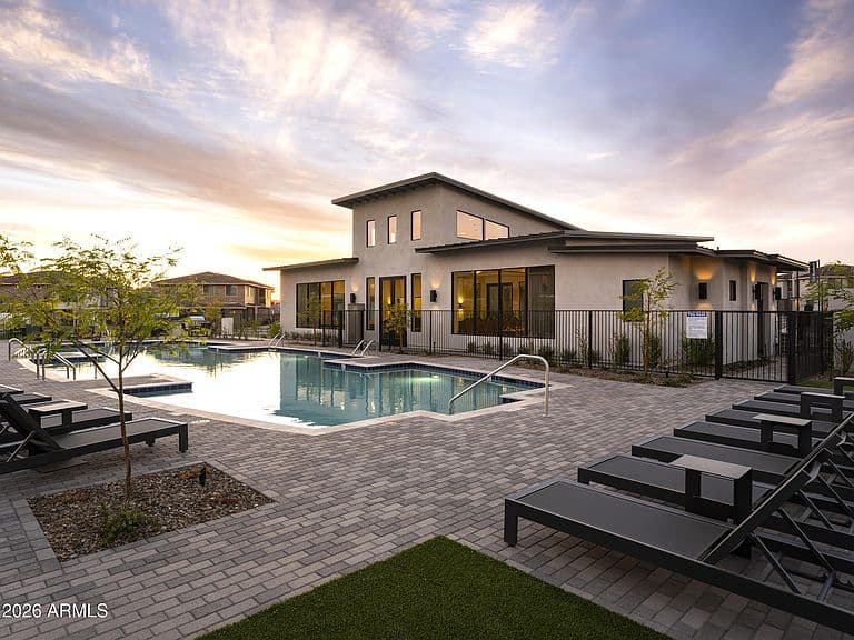 2121 W SONORAN DESERT Drive #59 photo 2