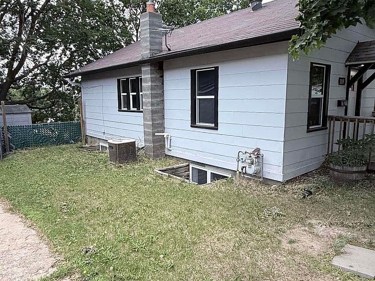 1119 N Duluth Ave photo 3