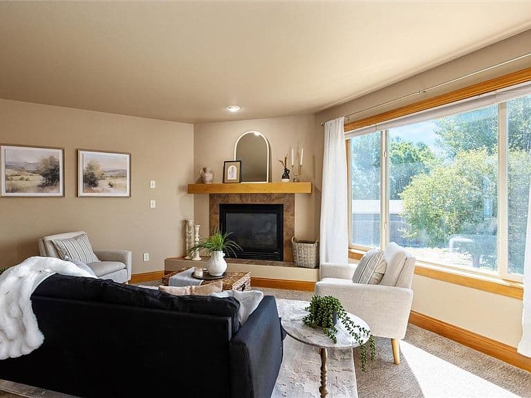7140 Silversprings Cir photo 3