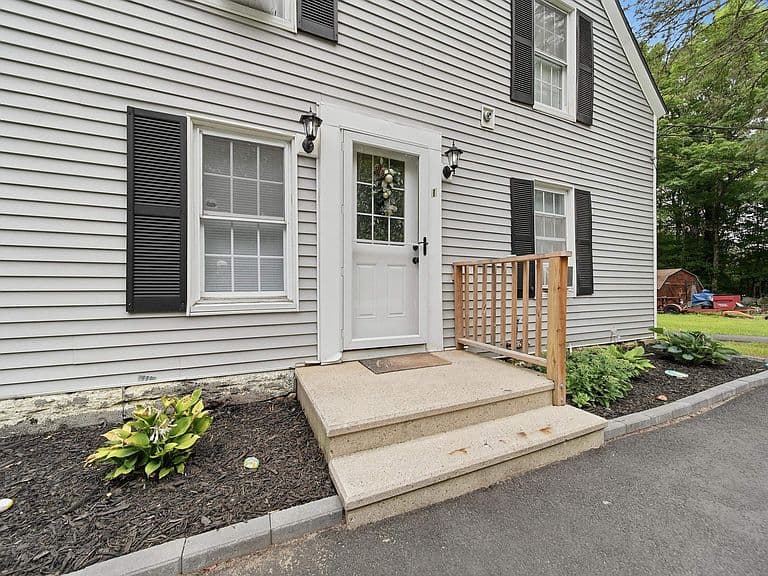 88 Chuck Street photo 2