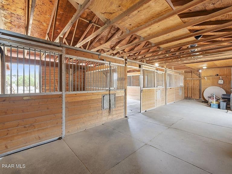 11070 N Deer Hill Ln photo 5