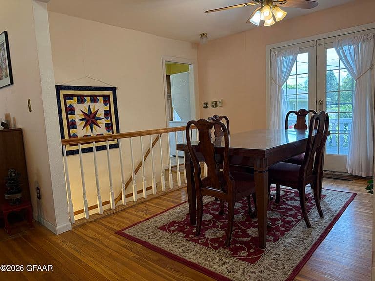 1119 Sunset Dr photo 3