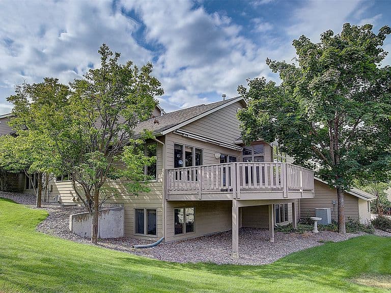 5004 Clearview Way photo 1