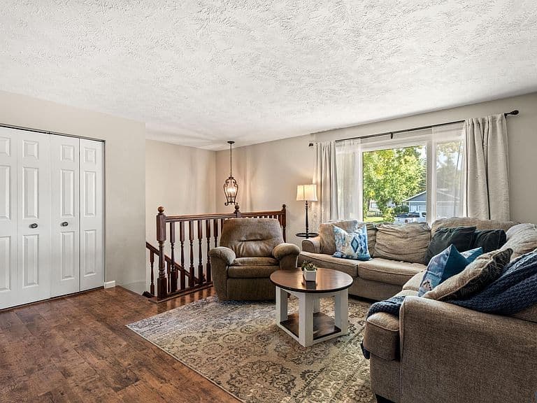 6524 W Essex Ct photo 5