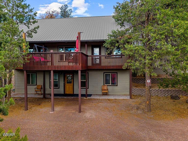 349 Crest Dr photo 1