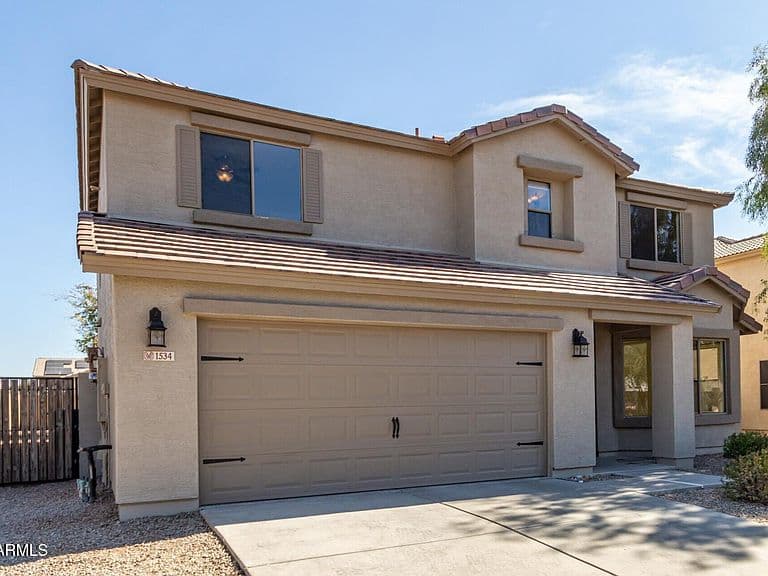 1534 N MOUNTAIN Lane photo 2