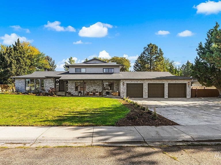 1444 S Oriole Way photo 1
