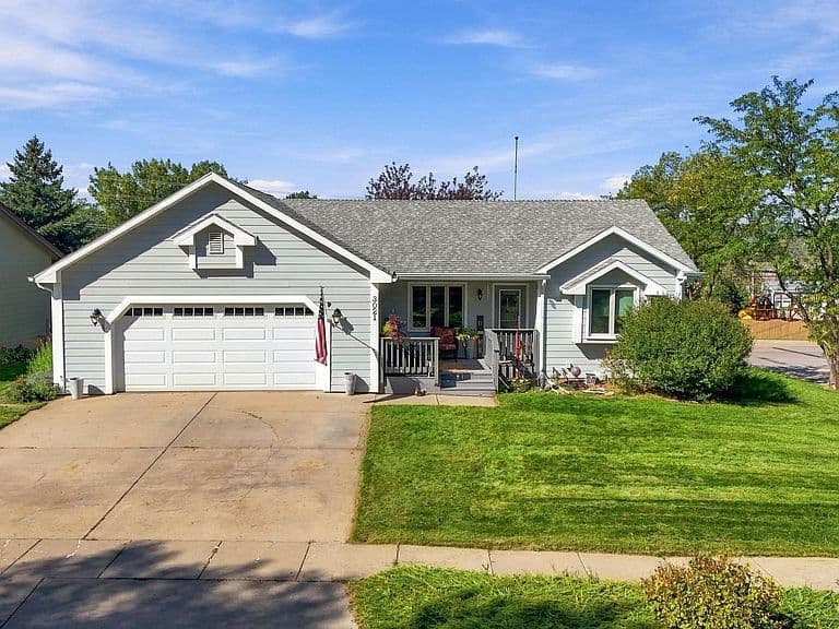 3021 Roxbury Cir photo 1
