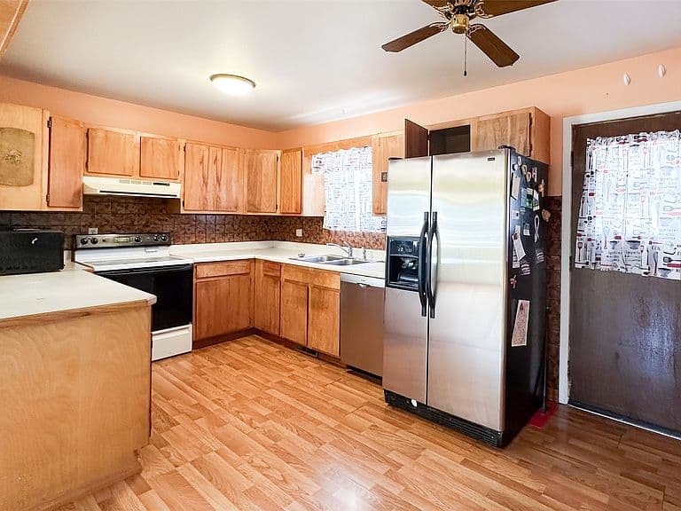 1514 Waukesha Ave photo 4