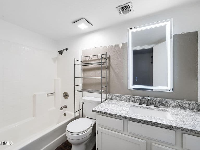 2929 E BROADWAY Road #100 photo 3