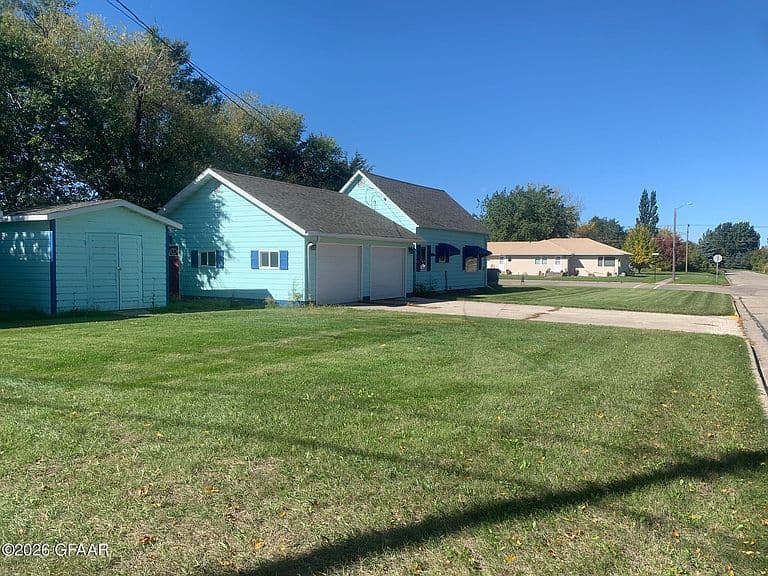 612 Delano Ave photo 5