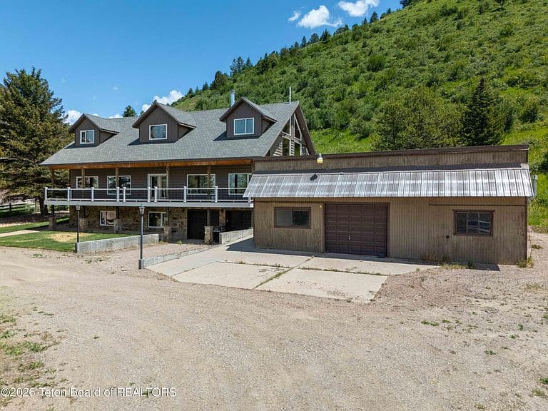 2840 E Dry Creek Rd photo 4