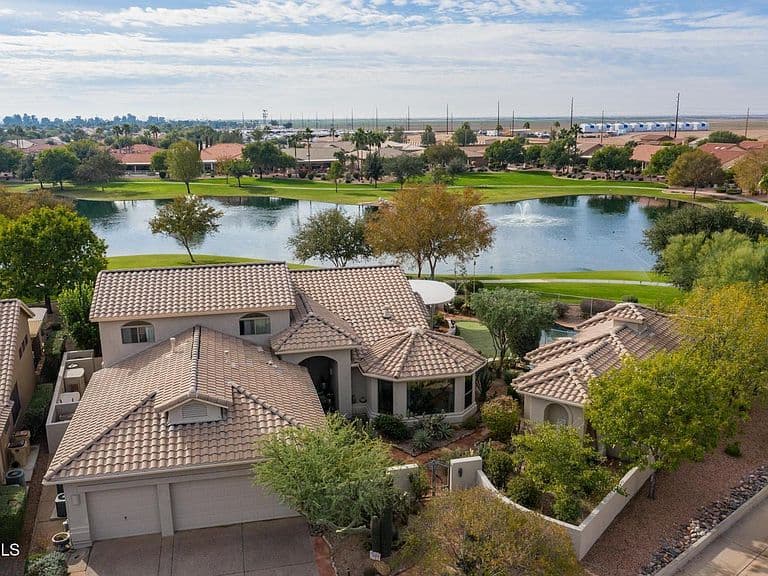 8905 E EMERALD Drive photo 1