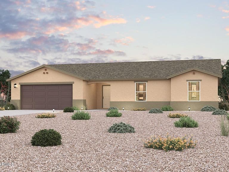 8457 W REVENTON Drive photo 1