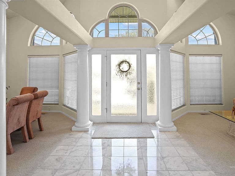 4 Granada Pl photo 2