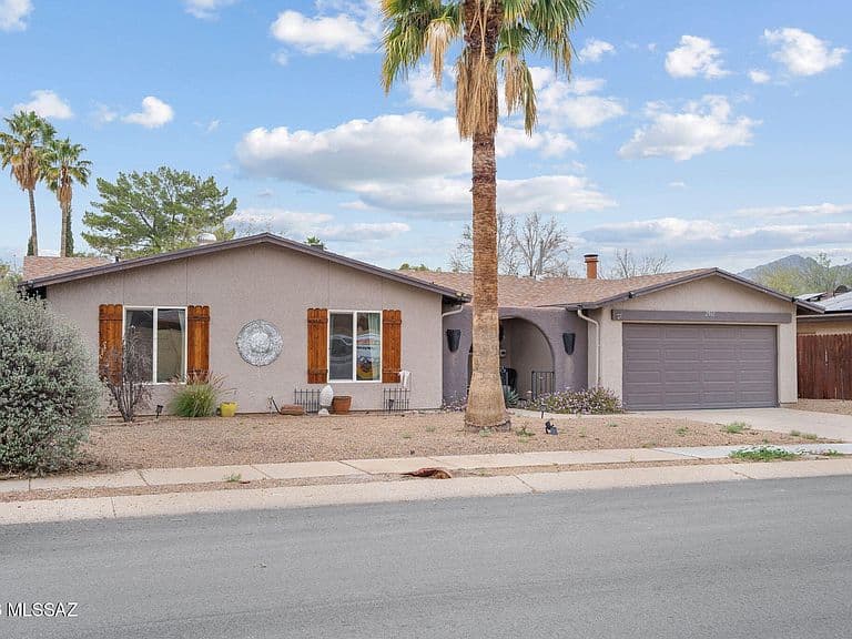 2961 N Rio Verde Dr photo 1