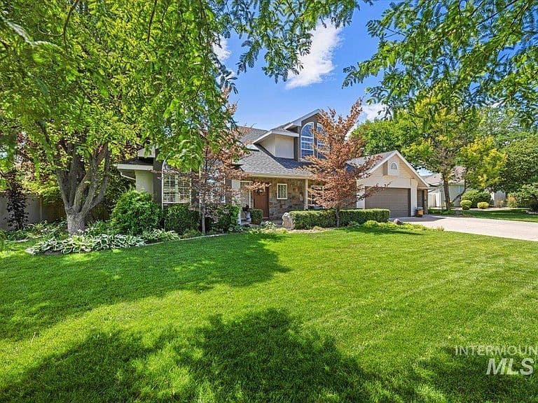 2030 Candlewood Cir photo 2