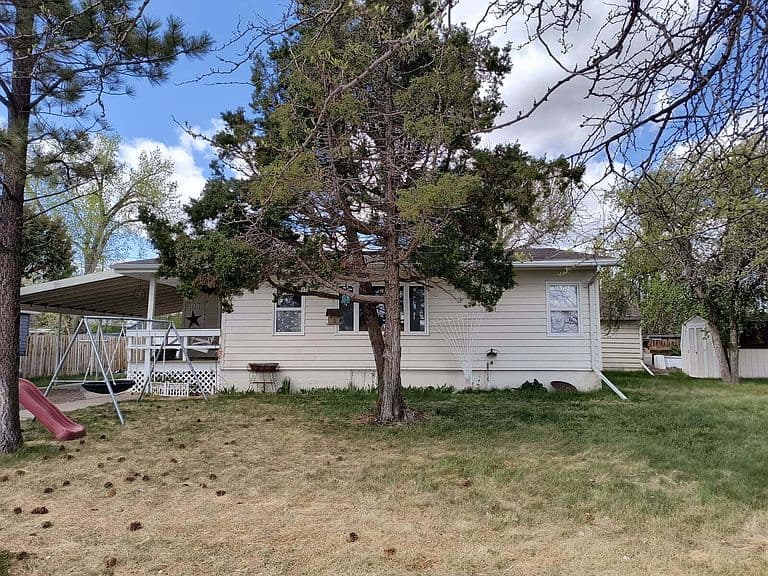 304 Hill St photo 2