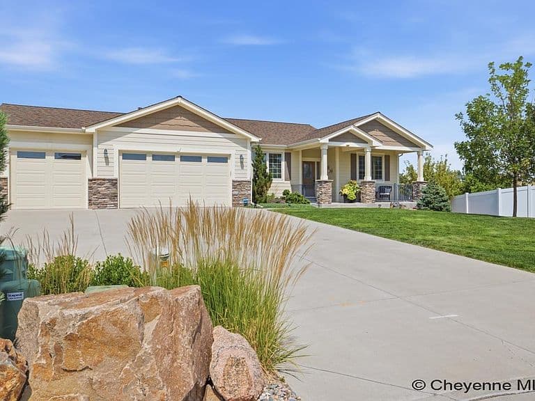 1428 Marie Ln photo 3