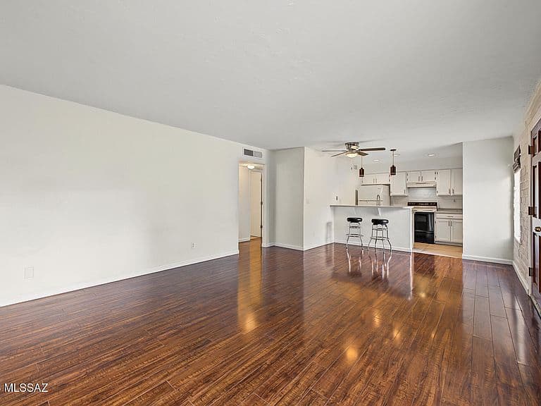 6609 E Calle Alegria Unit A photo 5