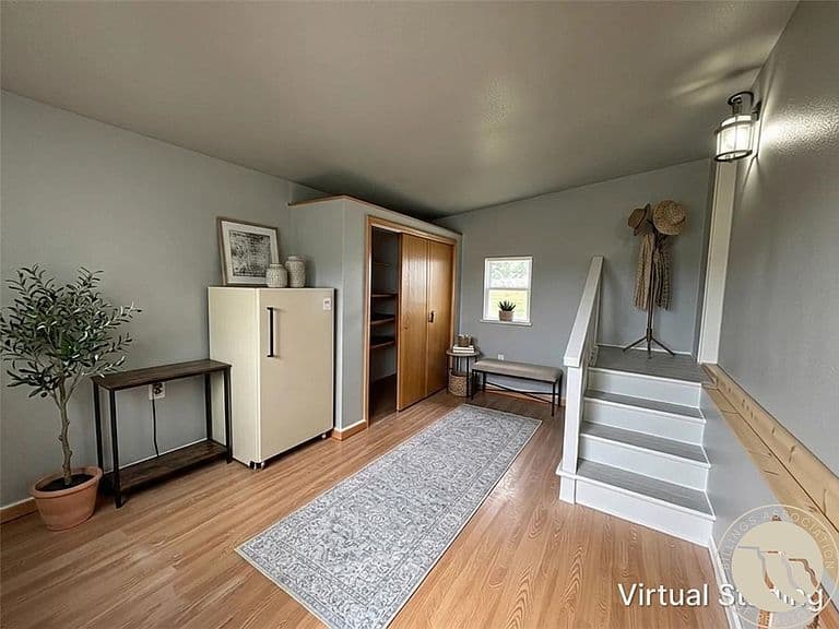 2408 E Maryland Ln photo 5