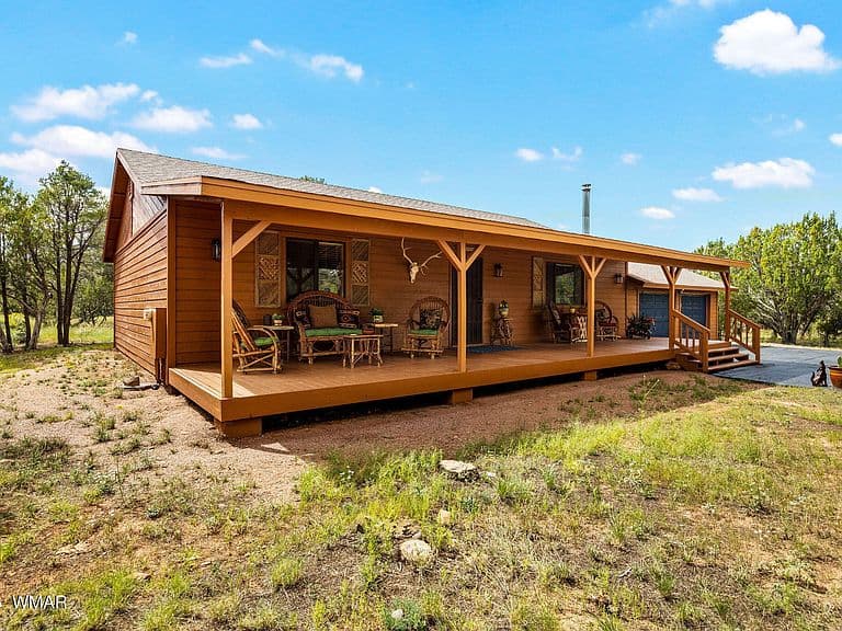 2960 Lookout Ln photo 3